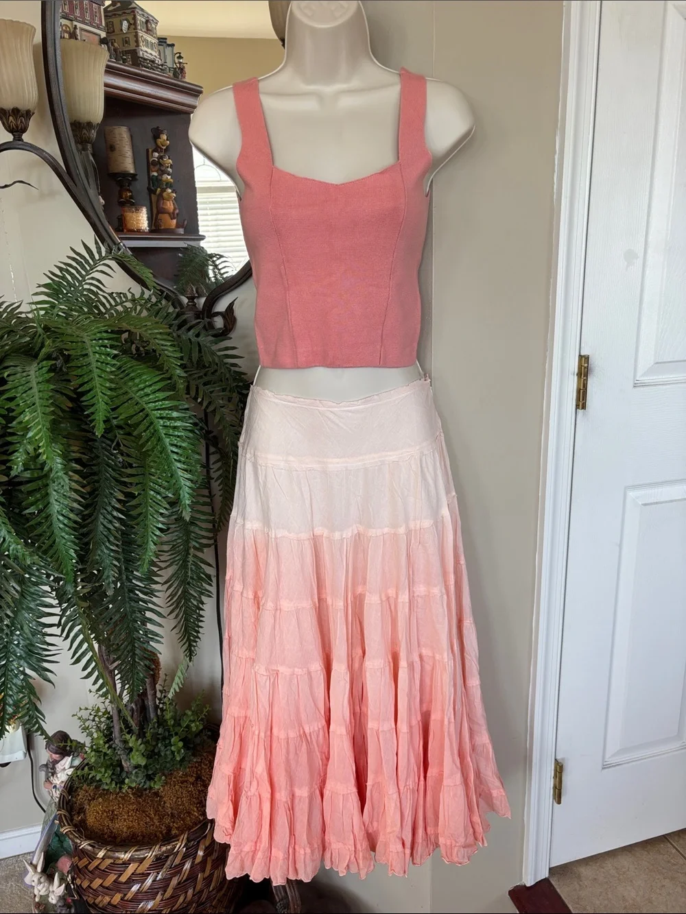 Aqua Ombre Coral Tiered Midi Skirt w/ Abercrombie & Fitch Sleeveless Crop Top